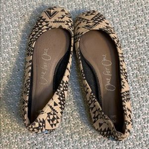 Toms One for One flats 👣